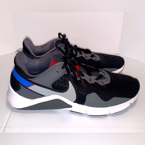 Nike Legend Essential 2 Size 8 Low Training Shoes Black-Gray-Blue CQ9356-014 - Picture 1 of 6